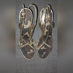 Nine west scrappy leather 2 to 3inch heels gold , camouflage sz7.5.